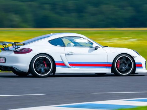 Porshe cayman s gt4 jazda